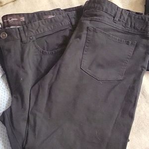 BLACK AND BROWN TAILOR CUT DOCKERS